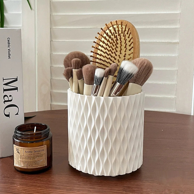 Twirl Makeup Brush Holder