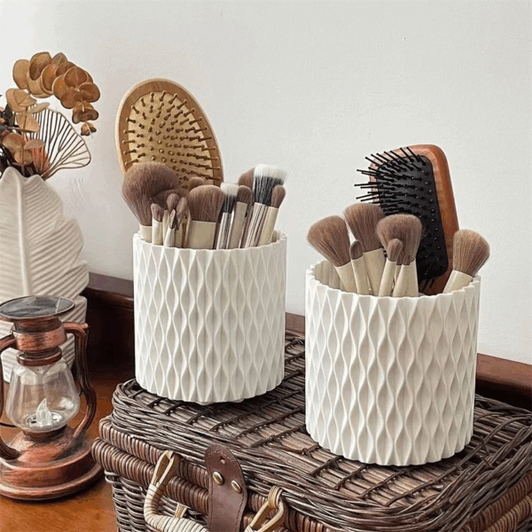 Twirl Premium Brush Holder - Image 3